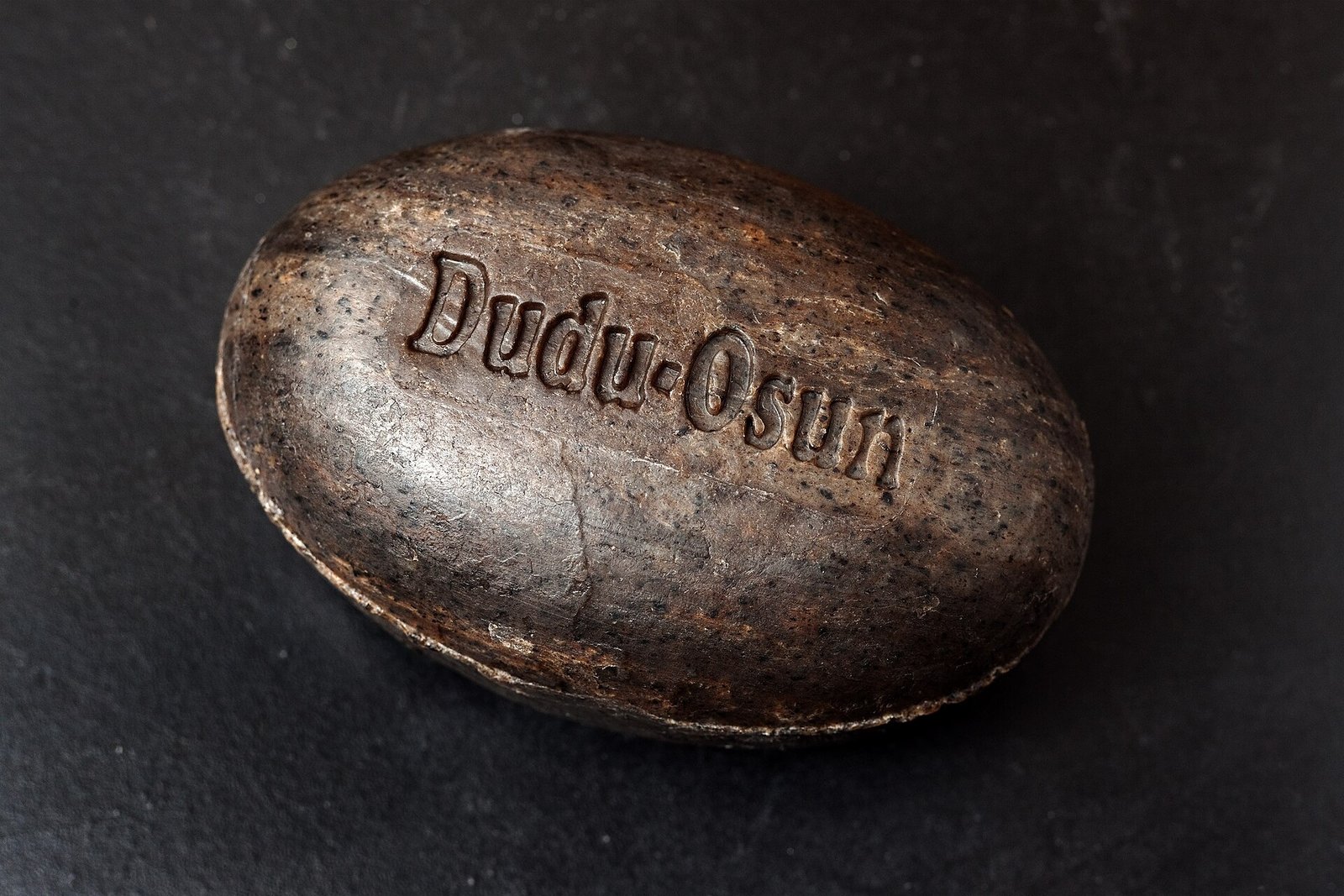 Photo — Gommage du corps au savon noir